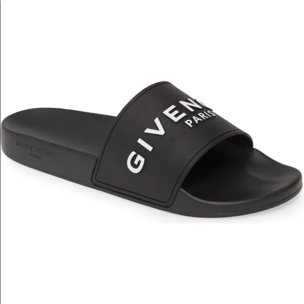 GIVENCHY